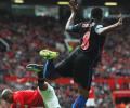 Young may not change his diving ways: Moyes