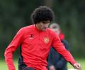 Mourinho backs Fellaini despite frosty reception from fans