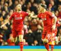 EPL PHOTOS: Skrtel rescues dramatic point against Arsenal; Sunderland win derby