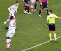 Balotelli fined for gesturing at Cagliari fans