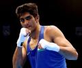 CWG 2014: Vijender storms into semis; assured of a medal