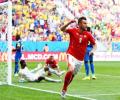 Switzerland stun Ecuador with stoppage-time goal