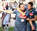 Serie A: Acrobatic Higuain goal sets up Napoli win over Roma