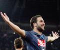 Serie A: Hat-trick for Gonzalo Higuain, stormy win for Inter Milan