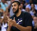 Indian-descent cager Sim Bhullar makes NBA debut for Sacramento