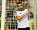 Barcelona sign Alcacer from Valencia