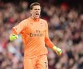 Is veteran keeper Szczesny ready to leave Arsenal?