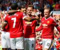 Walker own goal gifts Manchester United win in Premier League opener