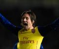 Holders Arsenal progress as Cup shocks dry up