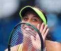 Keys fends off thigh injury to eclipse Venus, make semis