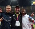 Mo Farah to continue working with coach Salazar