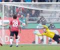 Bundesliga: Mueller sparkles as Bayern go 11 points clear