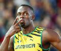 Bolt cruises to win in 400 metres race