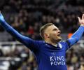 Vardy equals record as Leicester go top, Chelsea win at last