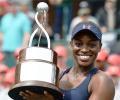 In-form Stephens beats Vesnina to claim Charleston title