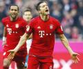 Bundesliga: Bayern close on title as Lewandowski strikes