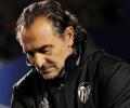 Prandelli quits; slammed for 'giving up' on ailing Valencia