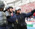 Euro: Hungarian fans and police scuffle before Iceland v Hungary game