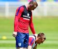 England's Hodgson dismisses report of Rooney-Vardy rift