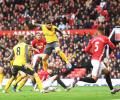 EPL PHOTOS: Arsenal draw vs United, Liverpool held