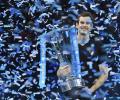 Murray defeats Djokovic to end year as world No1