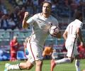 Totti's 250th Serie A goal fails to save Roma