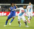 Euro football: Juve hold out for tense draw at Napoli, Milan held