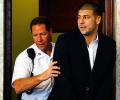 Former NFL star Aaron Hernandez commits suicide in jail cell