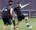 Post-Neymar Barca look to chase down Madrid