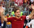 Totti ends playing career; appointed Roma director