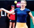 Halep cruises into Italian Open final