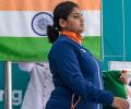 Indo-Pak athletes make peace at Asian Games