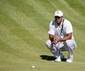 Sports Shorts: Woods misses cut at Riviera after eight bogeys