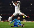 Europa League: Arsenal lose and go through, Napoli win but out