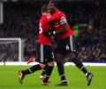 PHOTOS: United ease past Everton, Liverpool clinch late win