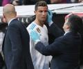 Mirror, mirror on the phone, am I still the fairest of them all? - asks Ronaldo