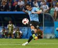 Uruguay hoping swollen calf will not keep Cavani out of France game