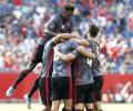 Soccer Extras: Benfica continue winning streak in ICC