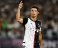 Soccer Extras: Fans to sue after Ronaldo sits out Juventus friendly