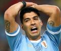 Shocking! Suarez appeals for penalty for handball by goalkeeper