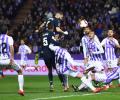 La Liga PIX: Benzema scores twice in dramatic away win for Madrid