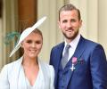 Football Extras: Kane honoured at Buckingham Palace