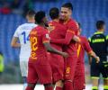 Soccer PHOTOS: Smalling stars in Roma's win