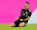 Extras: Germany waste 2-goal lead, held by Argentina