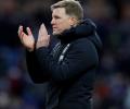 Bournemouth's Howe first Premier League boss to take pay cut over coronavirus