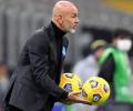 AC Milan coach Pioli tests positive for COVID-19