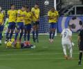 Football: Benzema sends Real on top; Juve climb into third