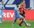 ISL: Mumbai pip East Bengal, open up five-point lead at top