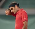 Federer mulling French Open pull out