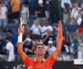 Djokovic advances in Rome